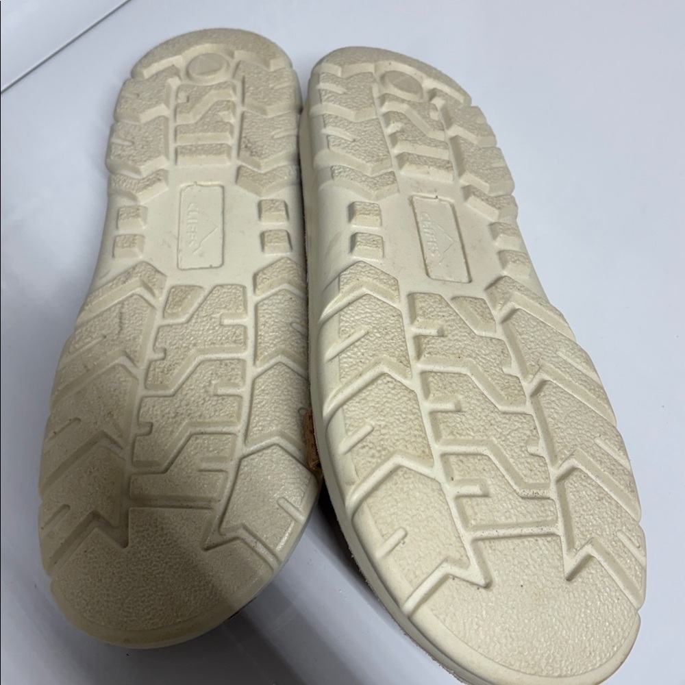 Cliffs by WHITE MOUNTAIN Brown Tan Textured Crisscross Slide Sandals - Picture 4 of 5
